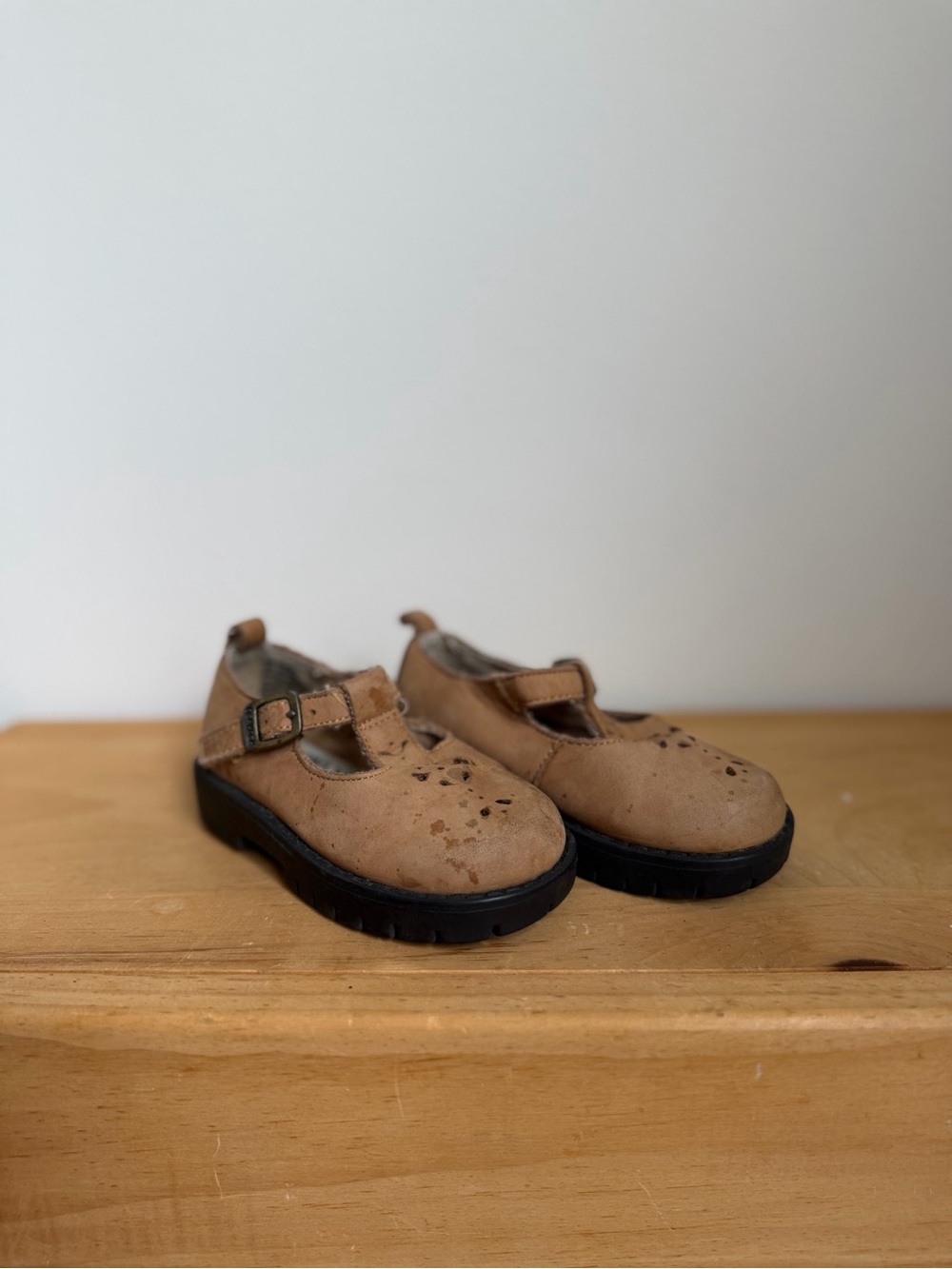 OshKosh B'gosh Brown T-Strap Mary Janes (Size 5)
